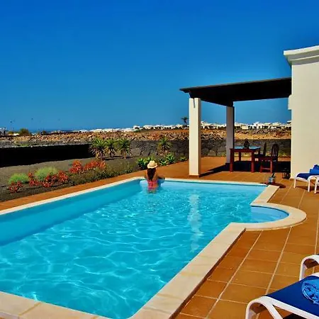 In Lanzarote 101529 Hotel 2*